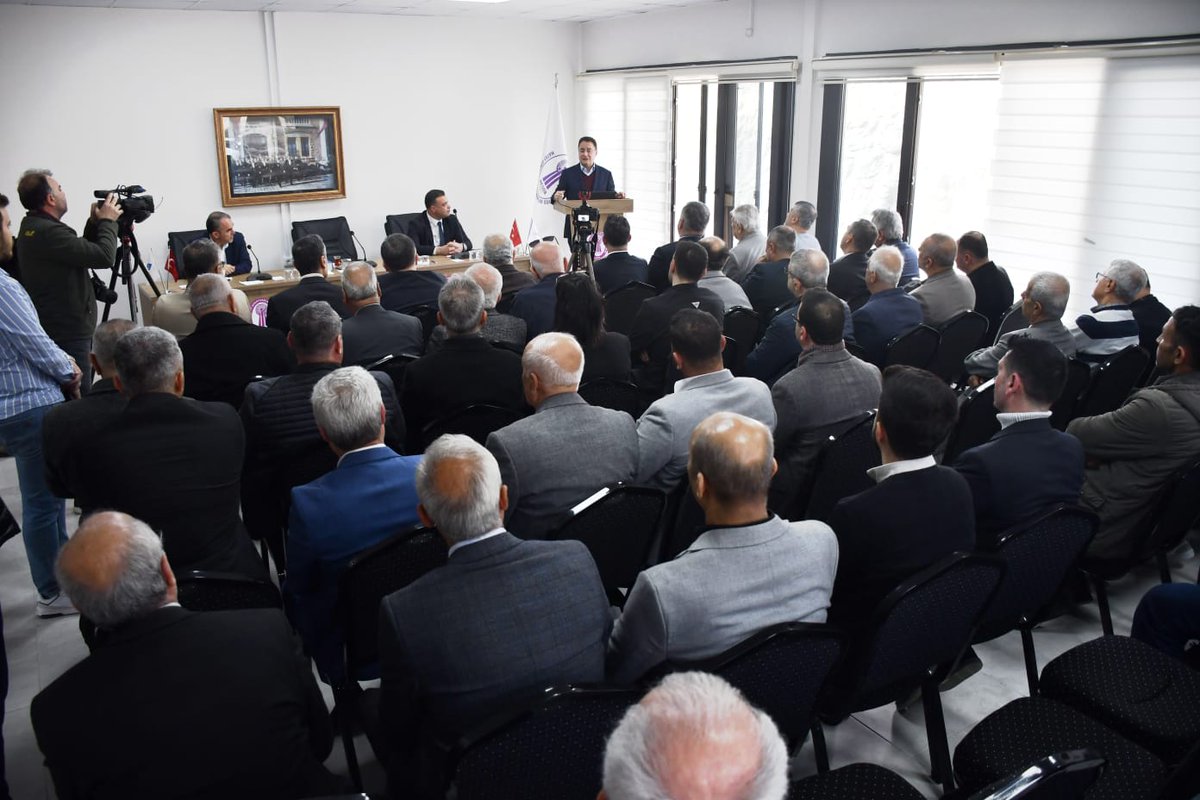 Genel Başkanımız Sn. Ali Babacan ile birlikte depremden en çok etkilenen kesimlerin başında gelen esnaf ve sanatkârlarımızla bir araya geldik, sorun ve taleplerini dinledik.

Yıkıntıların arasında yeniden ayağa kalkmak için gayret gösteren, binbir emekle çabalayan esnafımızın