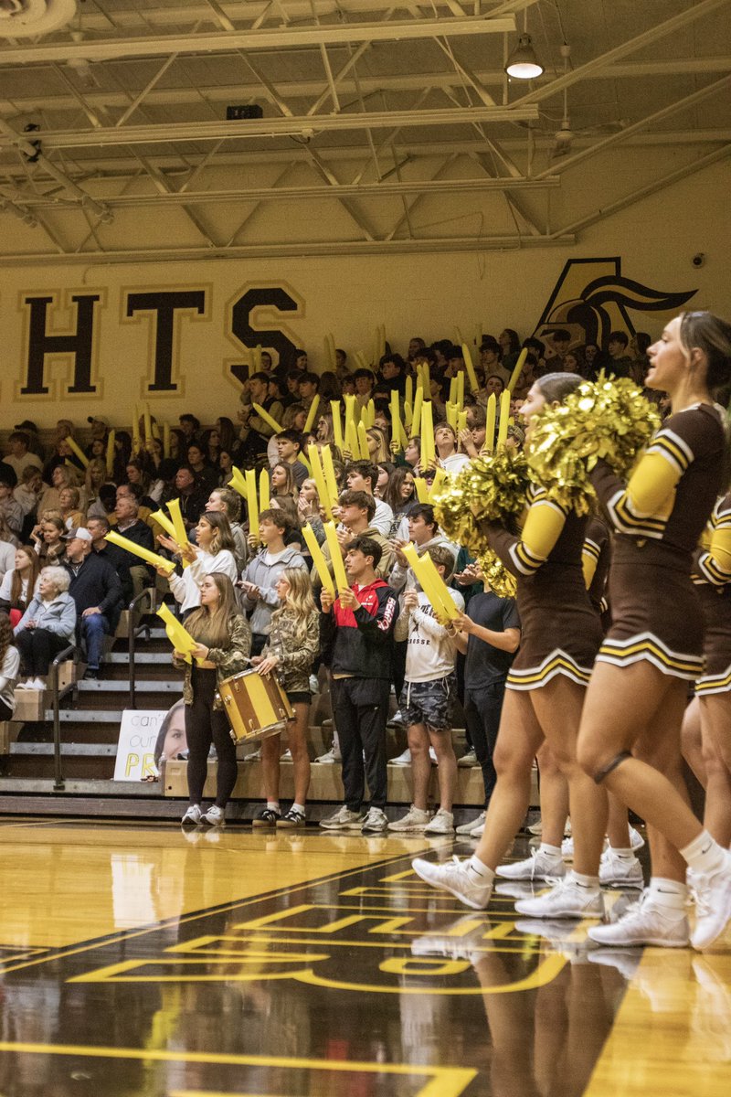 Home sweet home, the legendary Joe Petrocelli Gymnasium 🟡🟤
#GoKnights