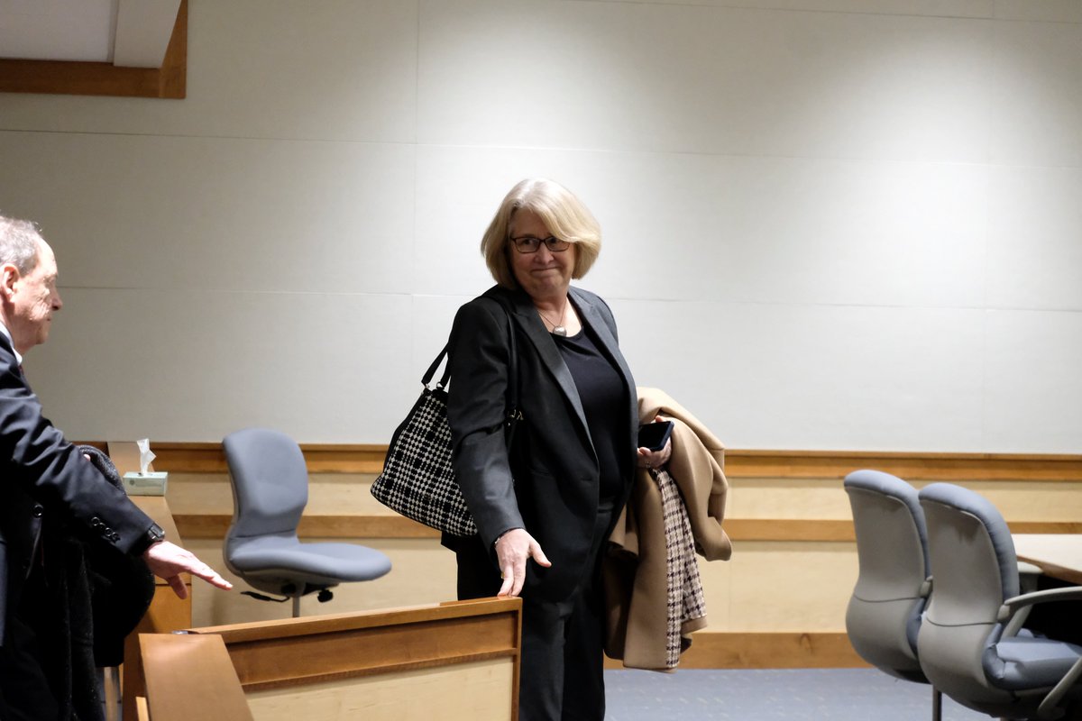 NH Supreme Court Justice Hantz Marconi back in court today. Her legal team asked judge to toss criminal indictments that she allegedly pressured former Gov. Sununu to help her husband.
Prosecutors said jury should get to make the final ruling.
 #NHpolitics