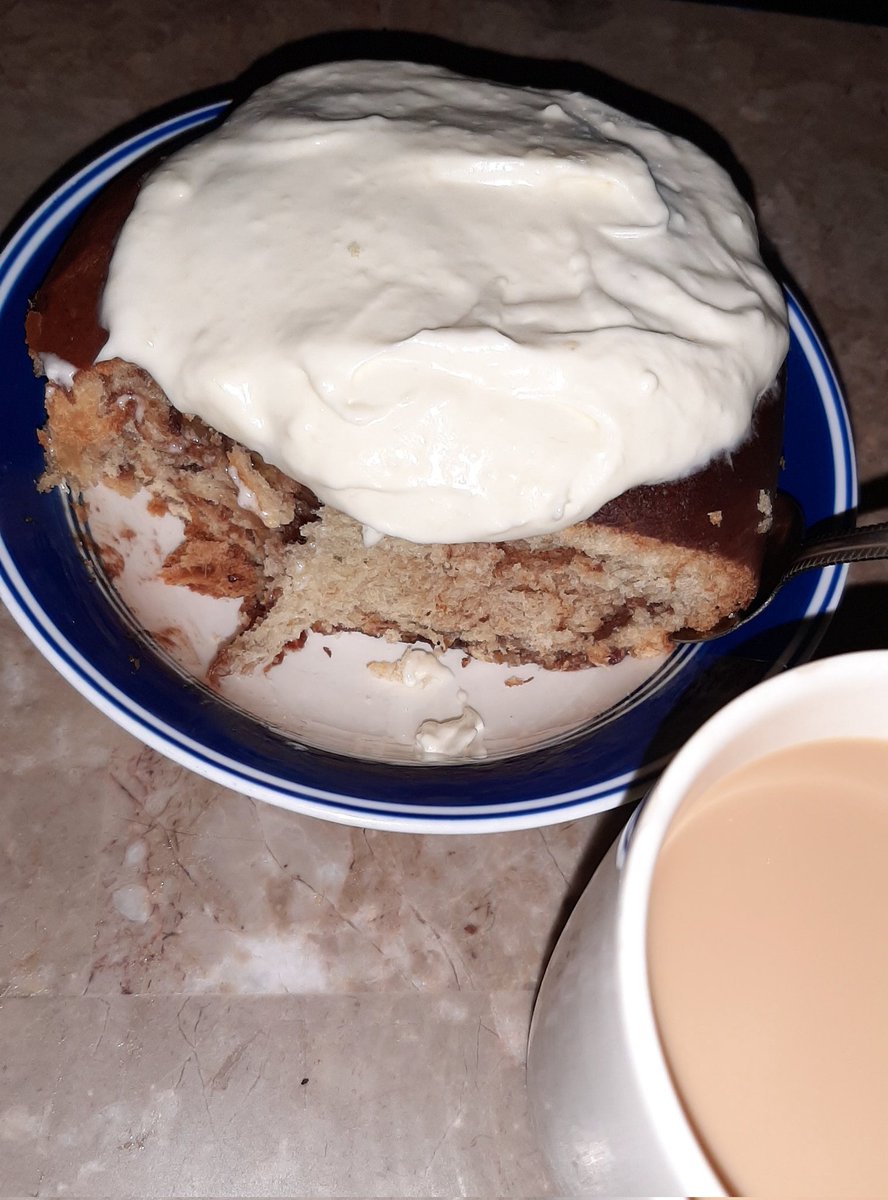 Gabriel882x4488's tweet photo. GM Fam! Welcome to Magnificent Monday!

Made a test batch of Banana Nut Cinnamon Rolls. 

Time for a taste test😋

Anyone want to be my taste tester? https://t.co/ANurdkXtQr