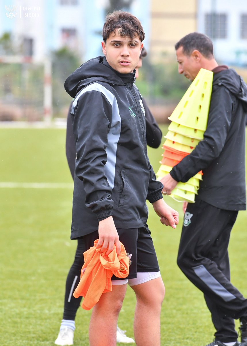 CSCClub1898's tweet photo. 🦅💚🖤
📸المران الأخير قبل التنقل إلى بجاية
#TeamCSC #thedean1898 #csconstantine #OACSC #Algeriancup https://t.co/8VyxS0pKUR