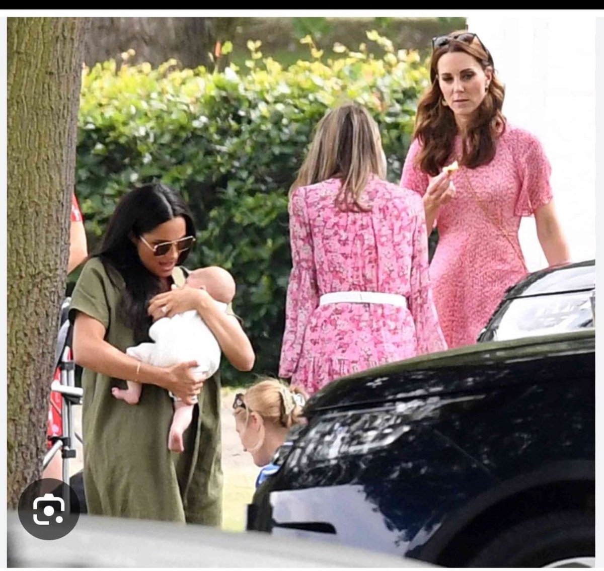 Sussex5525's tweet photo. Kate Middleton: ‘Judge me for my work’
World: ‘Girl you know you don’t work’
Kate: ‘We must invest in humankind’ Me: Don’t you have to have humanity 1st Kate? Where was your humanity for the Sussexes & infant Archie when you & Willy ran them out without security? #KateMiddleton https://t.co/i8qPOhNGNd