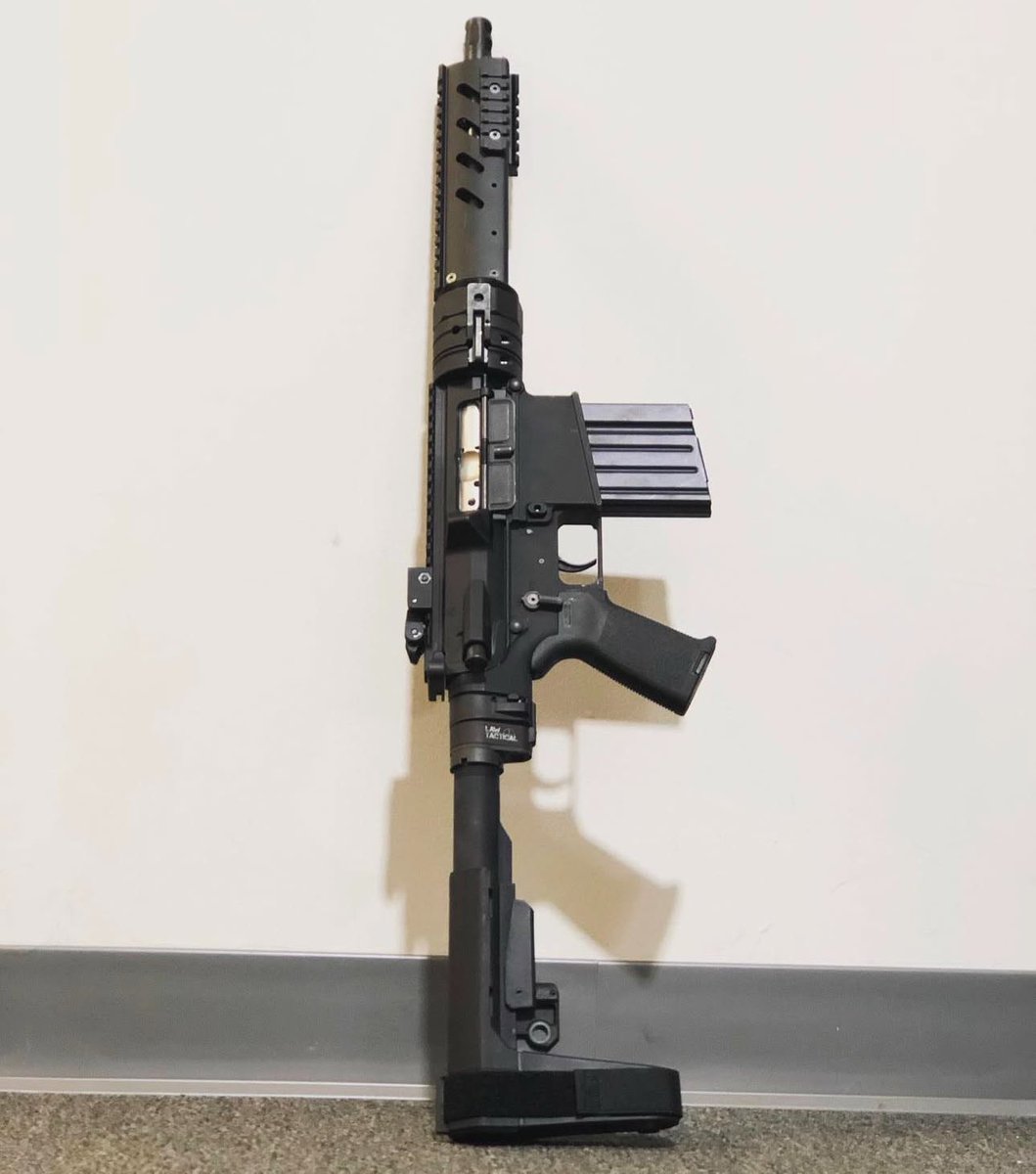 Cryhavoctac's tweet photo. .308 Pistol
10" Barrel
@lawtactical Folding Adapter
SB A3 Arm Brace
@cryhavoctactical 308 QRB
Such a fun custom build! And MAN, IT IS LOUD!!
#lawtactical #sbtactical #qrb #rifle #pistol #sbr #sbrnation #gunsdaily #gunpictures #gunfanatics #ar15 #ar10
#CRYHAVOCTACTICAL #AZWS https://t.co/fM9VvYuqd0