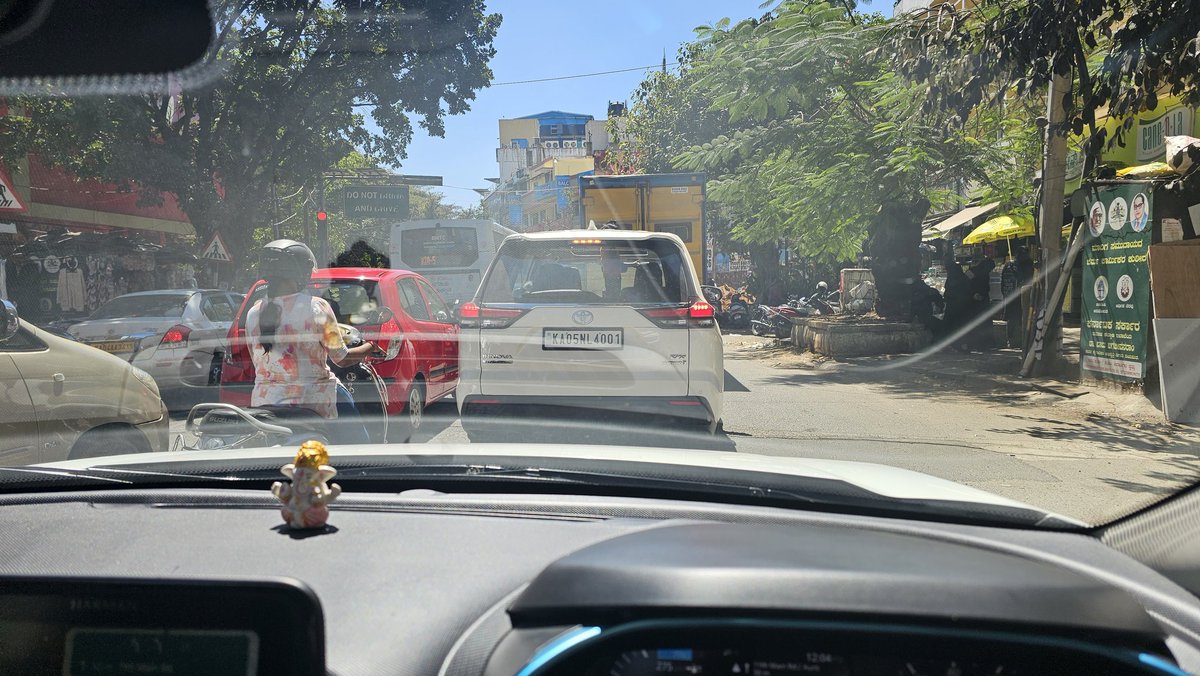 abskaiser's tweet photo. @btppubliceye @JnagarTr a kid was continuously standing with head popping out of the skyroof from this toyota van. Do we not have rules against such misdemeanors? Imagine if the vehicle was to be engaged in an accident, you know what would happen! https://t.co/6HkzlJLq3k