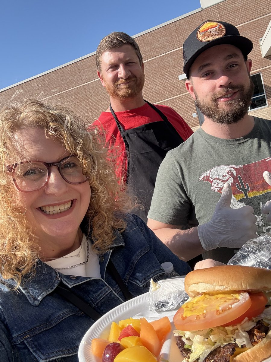 Blanton Elementary (@blantonbulldogs) on Twitter photo Thank you <a href="/CFBISD/">Carrollton-Farmers Branch ISD</a> for our yummy lunch today! The ☀️ weather cooperated as well! <a href="/BlantonBulldogs/">Blanton Elementary</a> staff loved it! 🍔We ❤️ The Hamburger Man! <a href="/EldredgeWendy/">Wendy Eldredge</a> <a href="/triciabadillo/">Dr. Tricia Badillo</a> #bestschoolintexas Thank you <a href="/CFBISD/">Carrollton-Farmers Branch ISD</a> for our yummy lunch today! The ☀️ weather cooperated as well! <a href="/BlantonBulldogs/">Blanton Elementary</a> staff loved it! 🍔We ❤️ The Hamburger Man! <a href="/EldredgeWendy/">Wendy Eldredge</a> <a href="/triciabadillo/">Dr. Tricia Badillo</a> #bestschoolintexas