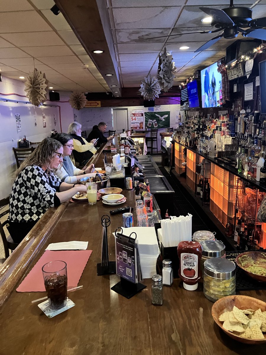 petegenovese's tweet photo. I’m at the Pic! The Pic-A-Lilli Inn in Shamong is one of ten finalists in our Jersey Wing-Off competition. I’m visiting all ten this week, will announce the winner on Friday. https://t.co/K5U541IAxB