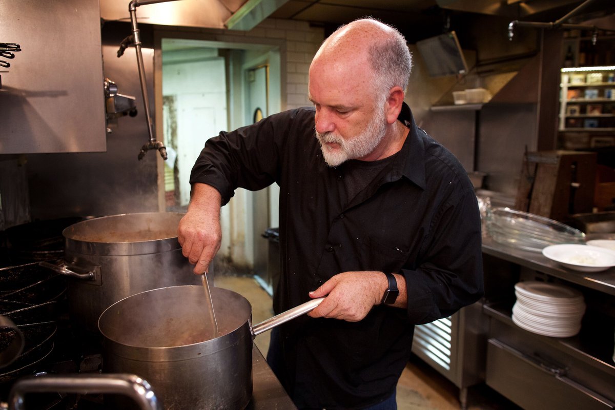 CamelliaBeans's tweet photo. Honor Pableaux Johnson's legacy today by making his treasured red beans recipe. Every Monday, he brought people together around steaming bowls of New Orleans comfort. Letโs keep the tradition alive.
#RedBeansMonday #RedBeansDoneRight
https://t.co/crZT2dZH6x https://t.co/KOUvHORaTR