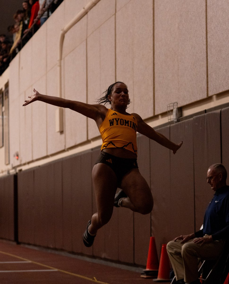 Wyoming Track and XC tweet media