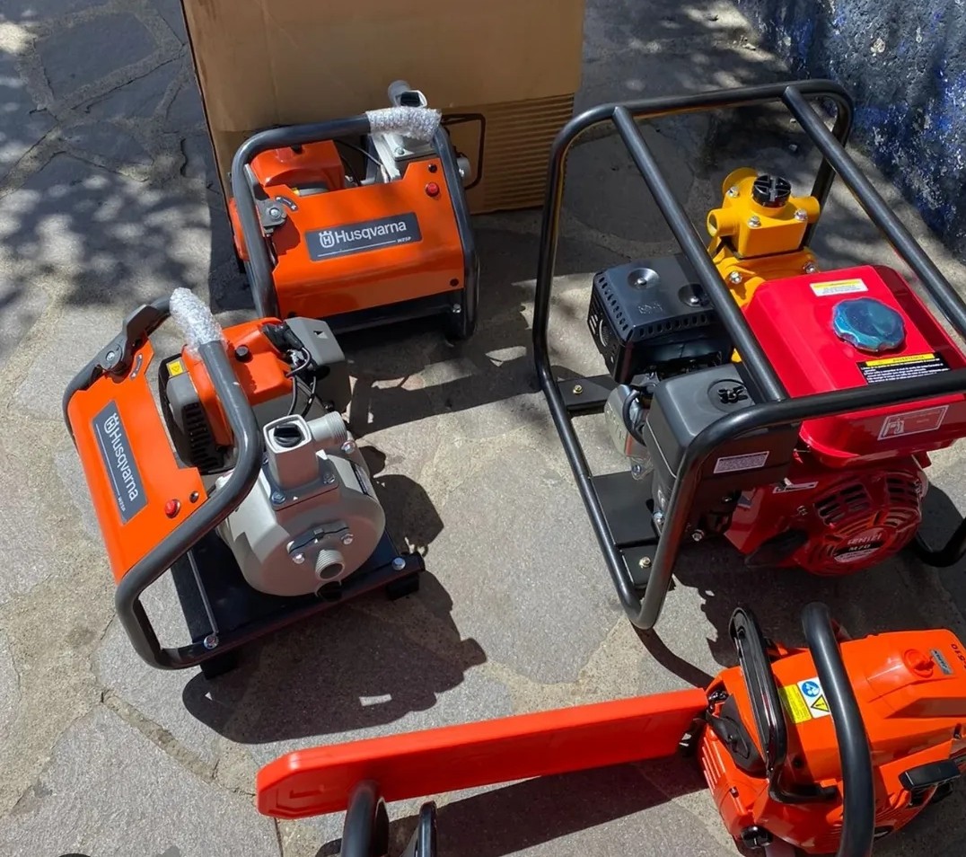 #ElBolsón!! GRACIAS a toda la comunidad que colaboró se pudieron comprar: 
📍Una Moto Bomba de Alta Presión para Incendios marca Sensei de 4 tiempos
📍Una Motobomba De Alta Presión Fema de 4 Tiempos
📍Dos Motobombas Husqvarna de dos tiempos 
📍2 Motosierras