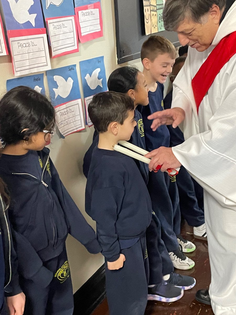 Bwatson_ics's tweet photo. Blessing of the throats @icschool_online https://t.co/L8bDYA2qzY
