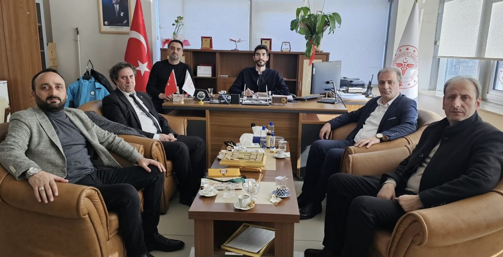 osmanzekibaran's tweet photo. Acil Sağlık Hizmetleri Başkanı Dr. Ahmet Koçak beyi makamında ziyaret ederek yeni görevinde başarılar diledik. Sağlık alanında büyük bir özveriyle görev yapan tüm çalışanlarımız gibi kendisinin de önemli hizmetlere imza atacağına yürekten inanıyorum.

Halkımızın sağlık hizmetlerine hızlı ve etkin bir şekilde ulaşmasını sağlayan tüm sağlık çalışanlarımıza teşekkür ediyor, Dr. Ahmet Koçak beye görevinde başarılar diliyorum. Hayırlı ve uğurlu olsun.
