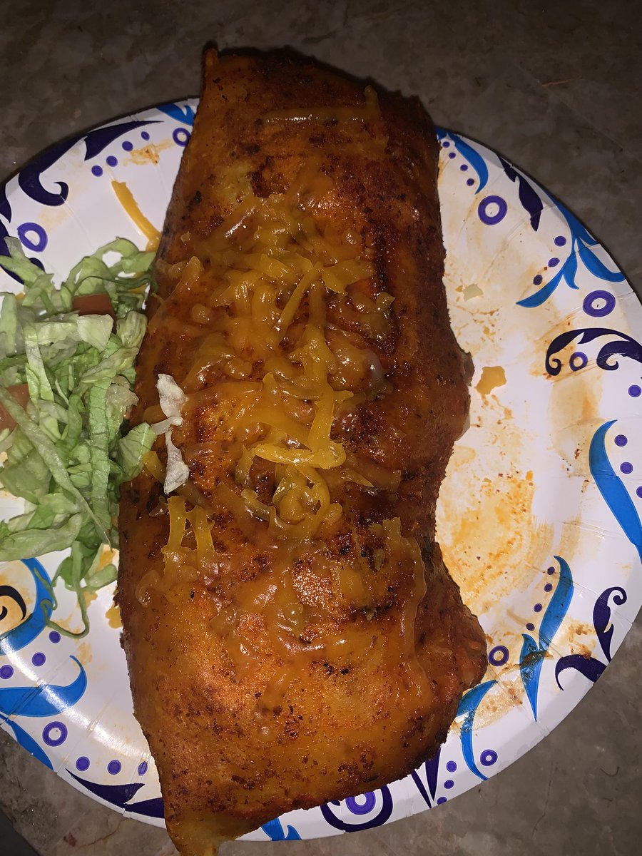 Bagelteets88's tweet photo. last nights dinner 🍽️ a wet enchilada burrito 😋🌯 https://t.co/jZqd9klXQL