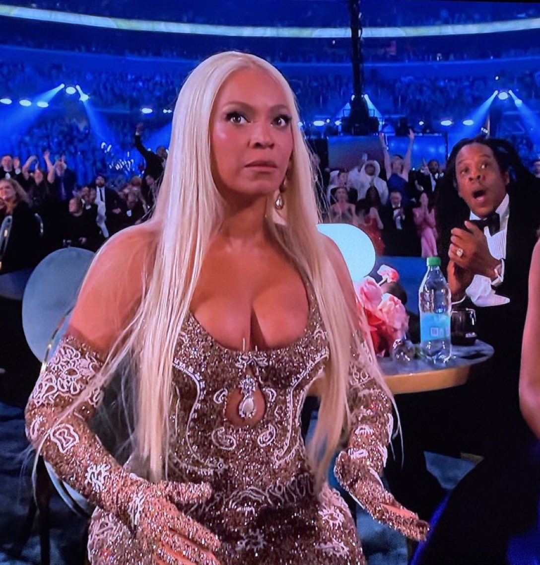 americanamemes's tweet photo. Me every time the AMC employee asks for my ID to use my A-list: https://t.co/BO9Dzpzqhl