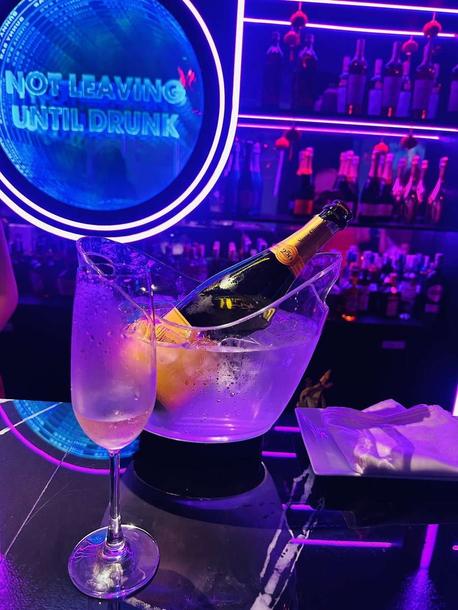 bunnybarlounge's tweet photo. We are back after Tet Holiday 🥰

お待ちしております💓

𝘽𝙐𝙉𝙉𝙔 𝙂𝙞𝙧𝙡𝙨𝘽𝙖𝙧＆𝙇𝙤𝙪𝙣𝙜𝙚 

𝑨𝒅𝒅𝒓𝒆𝒔𝒔: 

📍BUNNY 1 : No 55B Nguyen Chi Thanh street, Hai Chau District , Danang city 

📍BUNNY 2 : No.12 Nguyen Du street, Hai Chau District, Da Nang City https://t.co/KUEQkgTCZ5