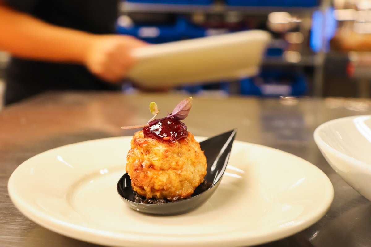 TCSFTW's tweet photo. Our Night Class brought their skills to the table at their last Friends &amp; Family Event! From menu creation to full-service dining, they delivered an unforgettable experience. 🔥👨‍🍳👩‍🍳 https://t.co/1JH6MF0jfH