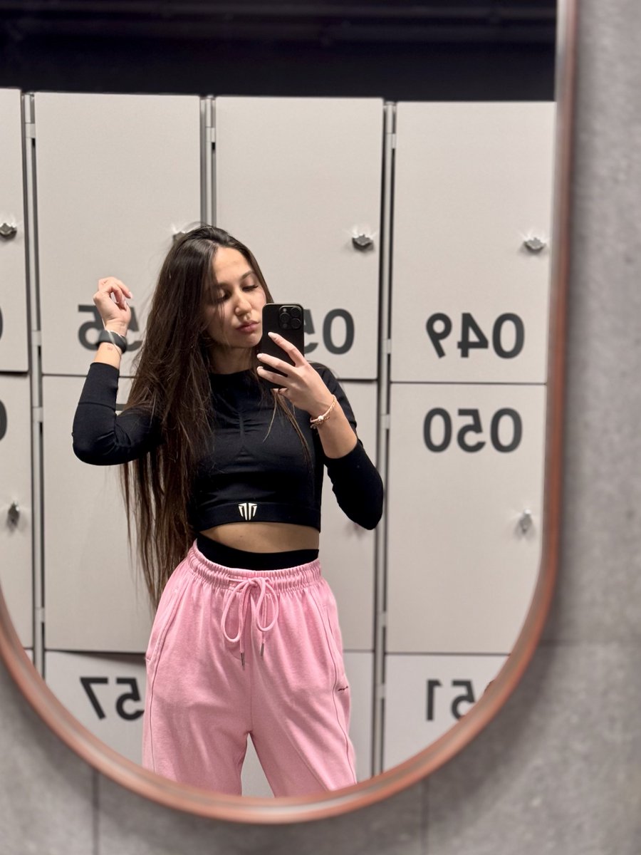 котенок сегодня сделал столько дел и крайне заебався
хочется плакать или не хочется… хуй его знает