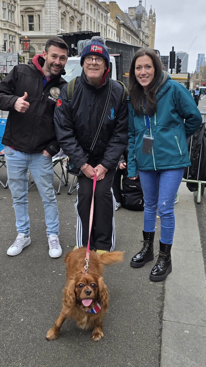 Another amazing day in London on Saturday for the Tommy Rally. 
The <a href="/VoWalesOfficial/">Voice Of Wales</a> are top of my list to say hi to. 
Thank you Dan &amp; <a href="/VoW_Steph/">Vow_Steph~🦋</a> <a href="/VoWSilla/">VoW Silla</a>