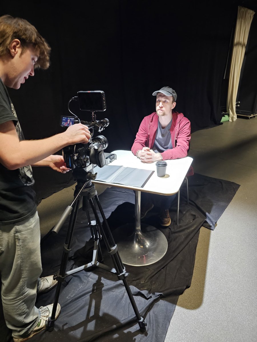 Some behind the scenes snaps from today's shoot!

#actor #acting #northernactor #neurodivergentactor #yorkshireactor #workingclassactor #screenactor #screenacting #filmactor #filmacting #shortfilm #bts #behindthescenes

instagram.com/p/DFnuR4MobFC/…
