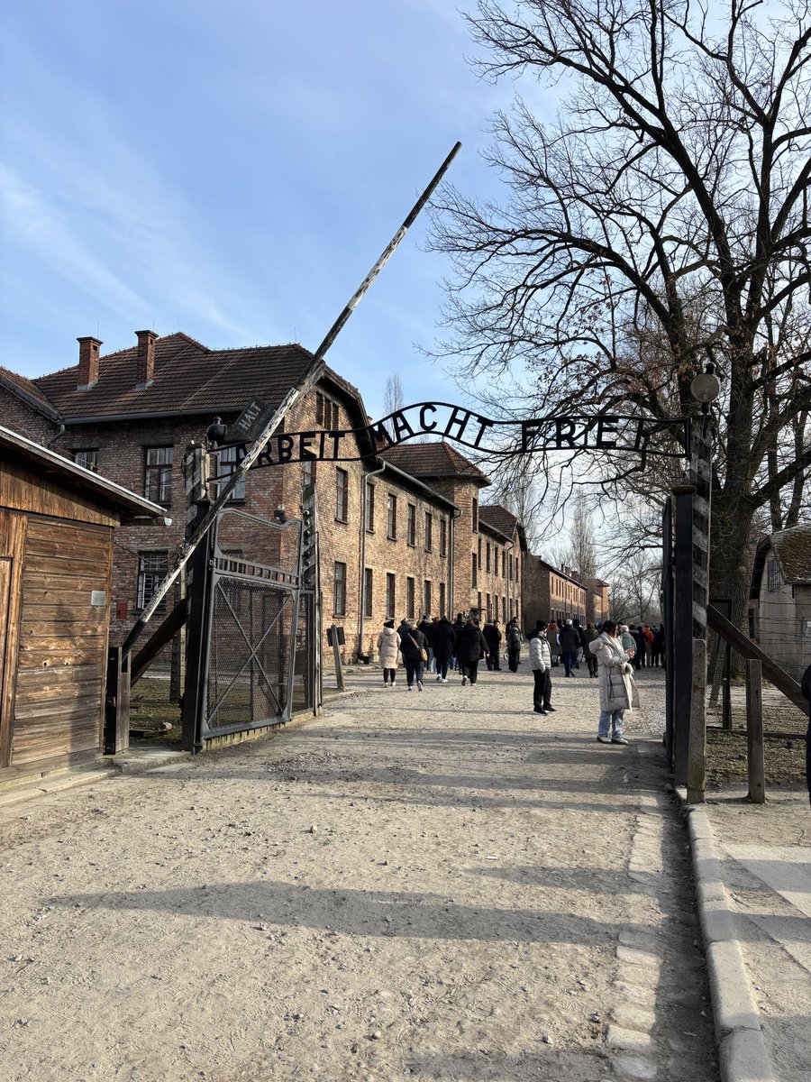 PolEdu - Politics & Education tweet media