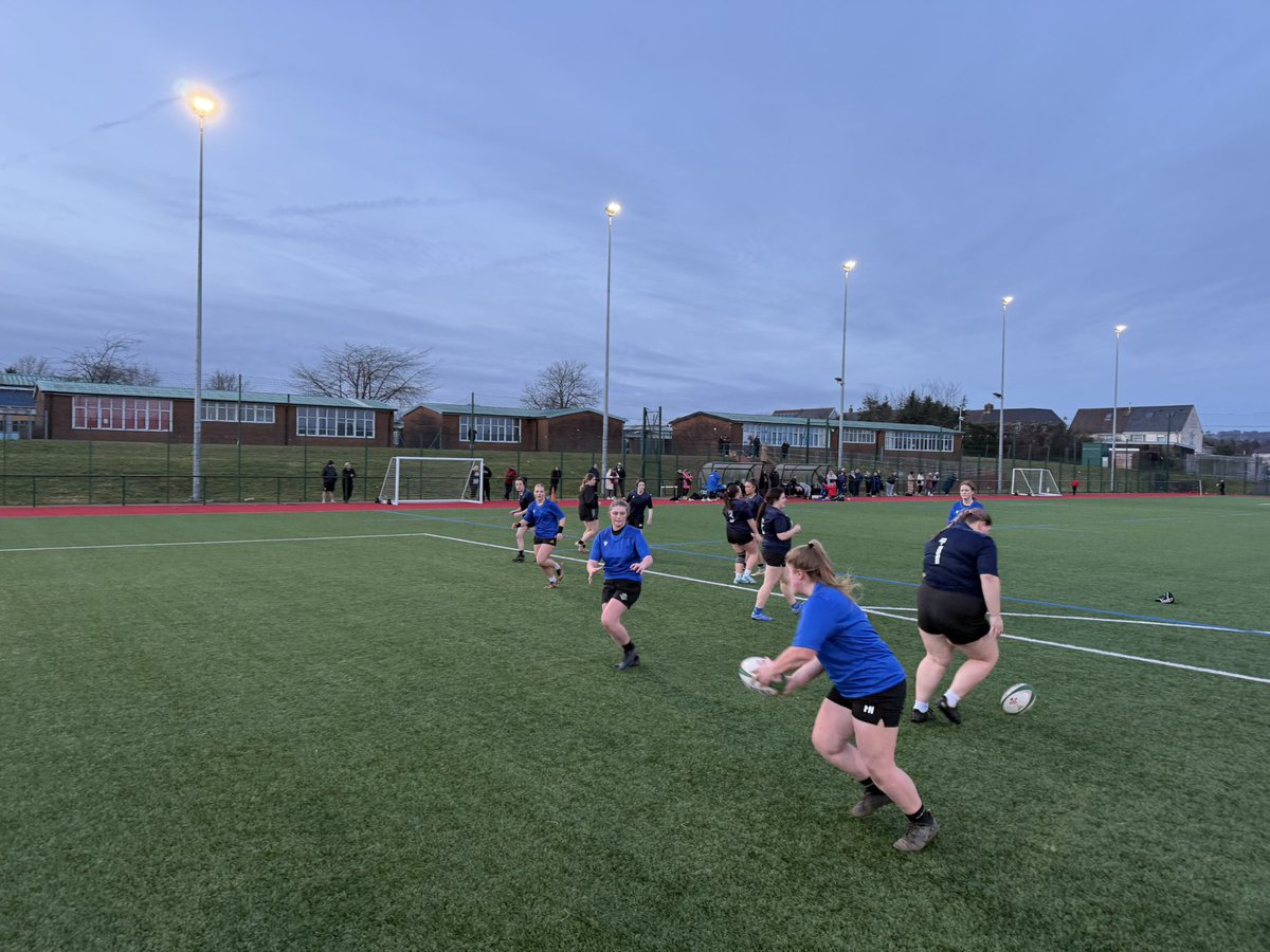 Jake_Allen3's tweet photo. 𝑮𝒊𝒓𝒍𝒔 𝑼16𝒔 𝑬𝑷𝑷🔵

First Playing Opportunity ✅

Great to see this group play in this evening first playing opportunity in our Monmouthshire EPP @MacronSports Kits🔥

Part 1️⃣ of the Block complete ✅💪🏼

Thank to Niamh for Refereeing!

#MonmouthshireEPP | #MerchedYnRygbi https://t.co/4ZtJXXtjuv