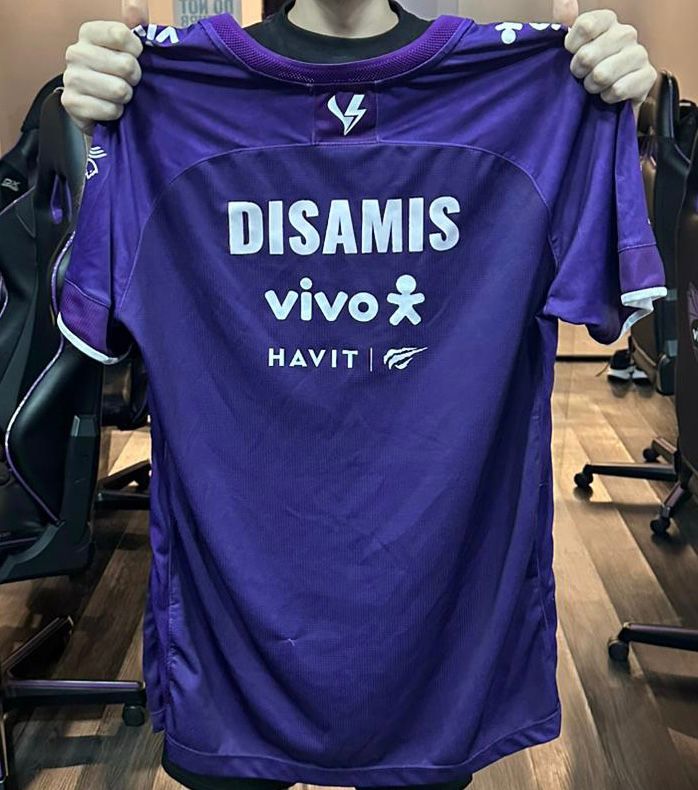 bielzeralol's tweet image. Chegou o momento mais esperado desse perfil aqui.

SORTEIO DE UMA CAMISETA DE JOGO (USADA) DO DISAMO!

Pra participar:
- Seguir @bielzeralol 
- Seguir @disamislol 
- Dar like + RT
- Comentar o @ de 2 amigos!

RESULTADO SABADÃO PRÉ LTA.
