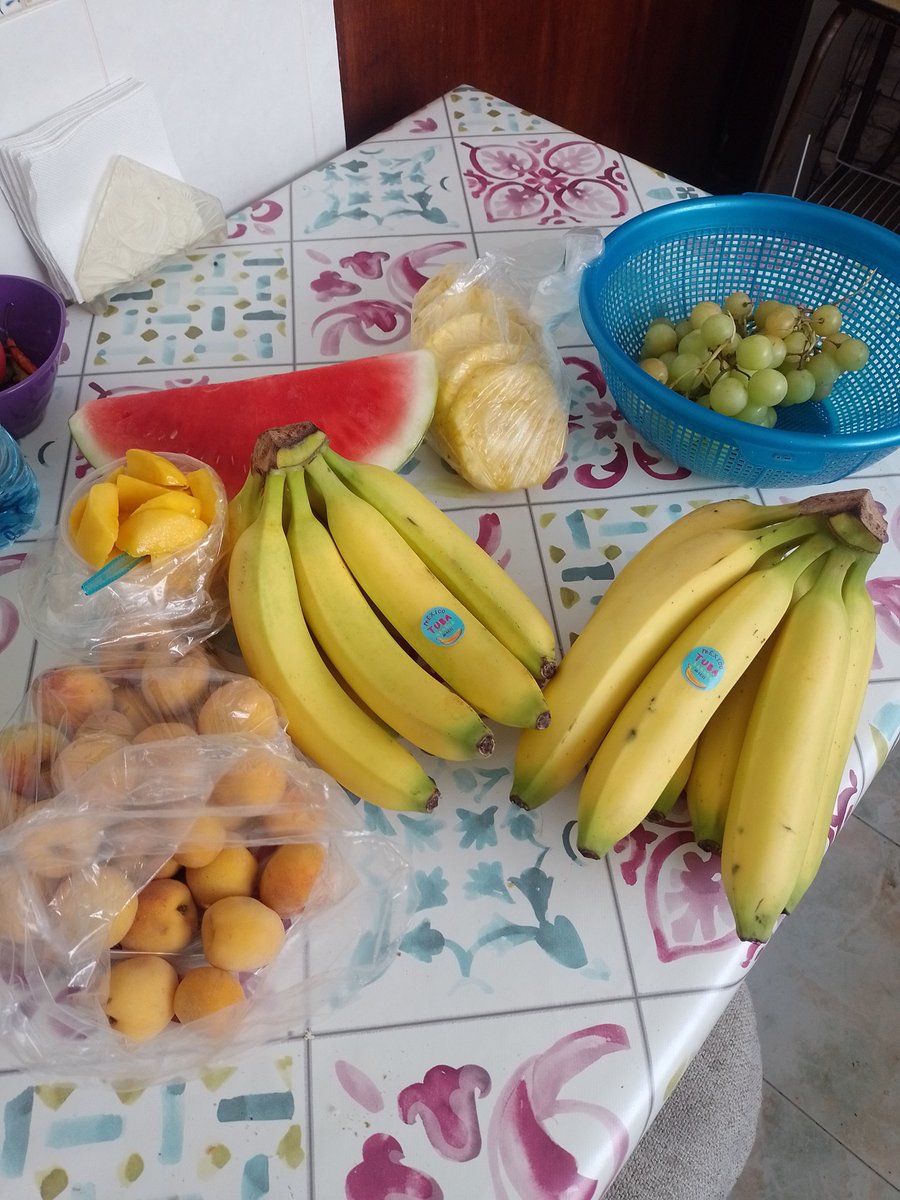 olmioh's tweet image. Gustan algo de fruta Amigos? Buenas Tardes #fruta #tianguis #фрукты #Мексика