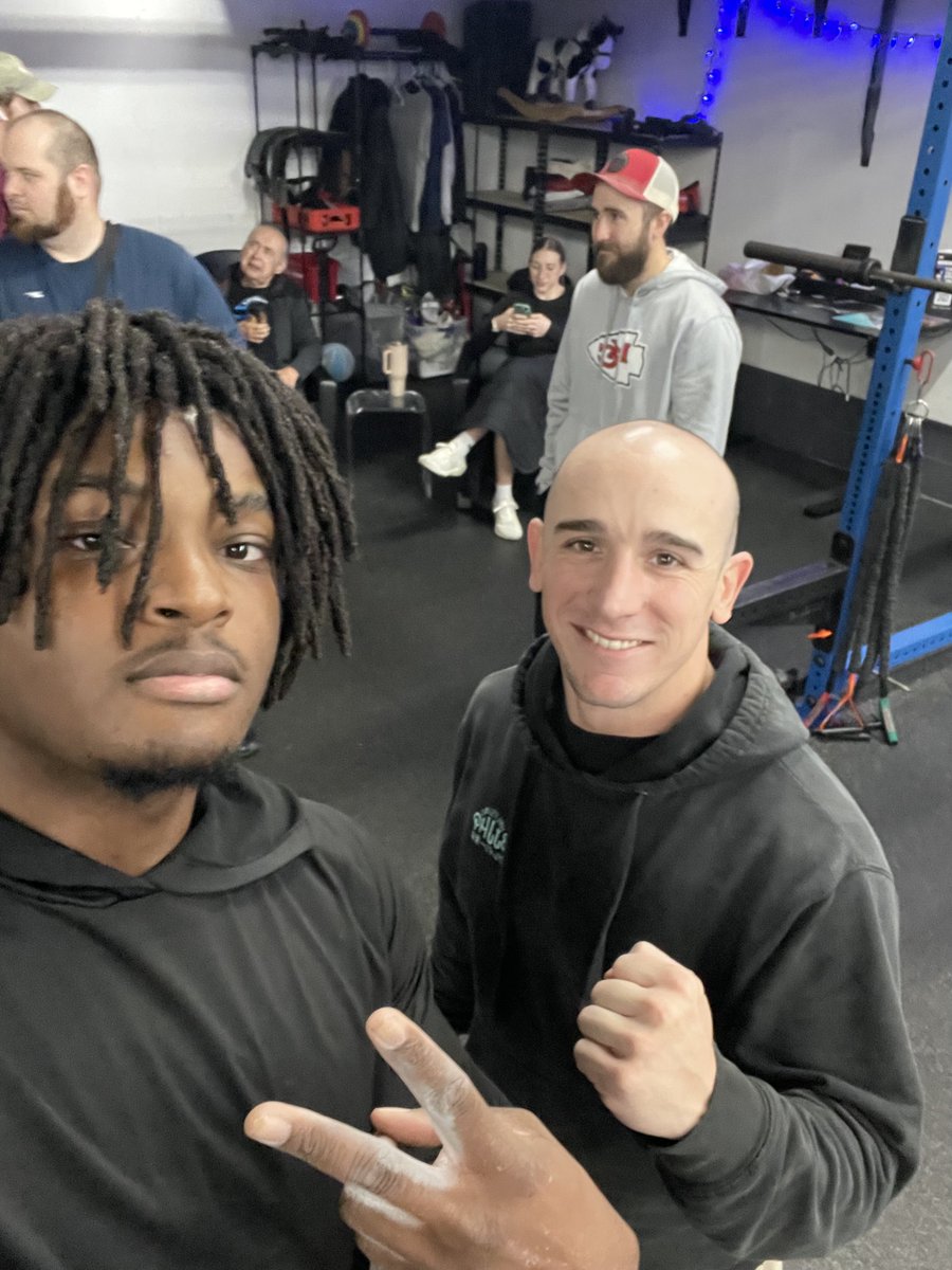 Shout out to Springfield Strength and Conditioning in Springfield, MO! Spent my time during the winter break in the gym getting right and making gains. Great staff that helped guide me to continuing to challenge myself to get bigger, stronger, faster, better. #standingonbusiness