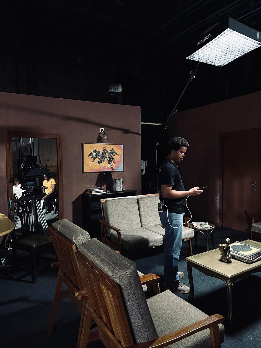 AnieeTheKing's tweet image. We&apos;ve been in the kitchen cooking with @WingoniaIkpi as our head chef and @stevegukas as our head of operations. 

#NatIveFilms
#FirstFeature
#Filmmakers