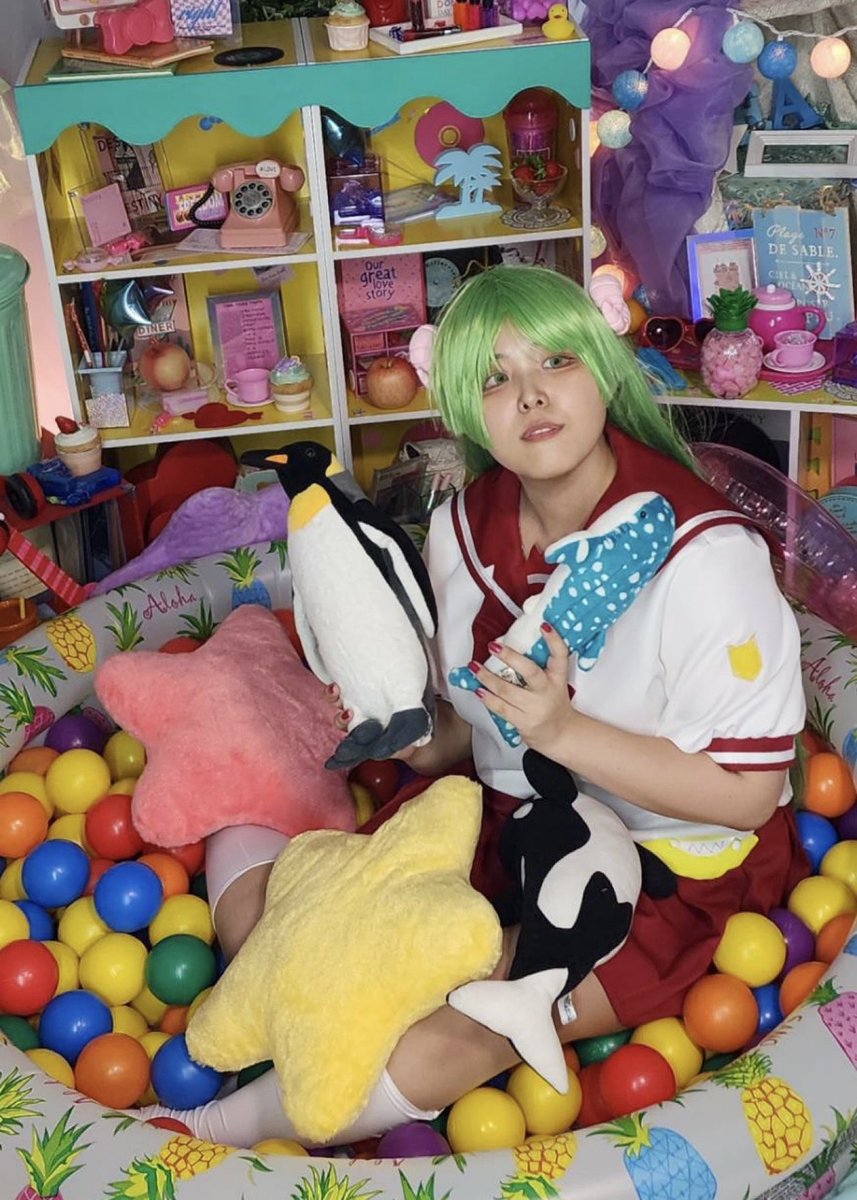 ci_mzmz's tweet photo. うきわとボールプールではしゃいでるクラり、、��

 #mirmコス　 #魔入間コス　🍭💚 https://t.co/6WBv4OvLn4