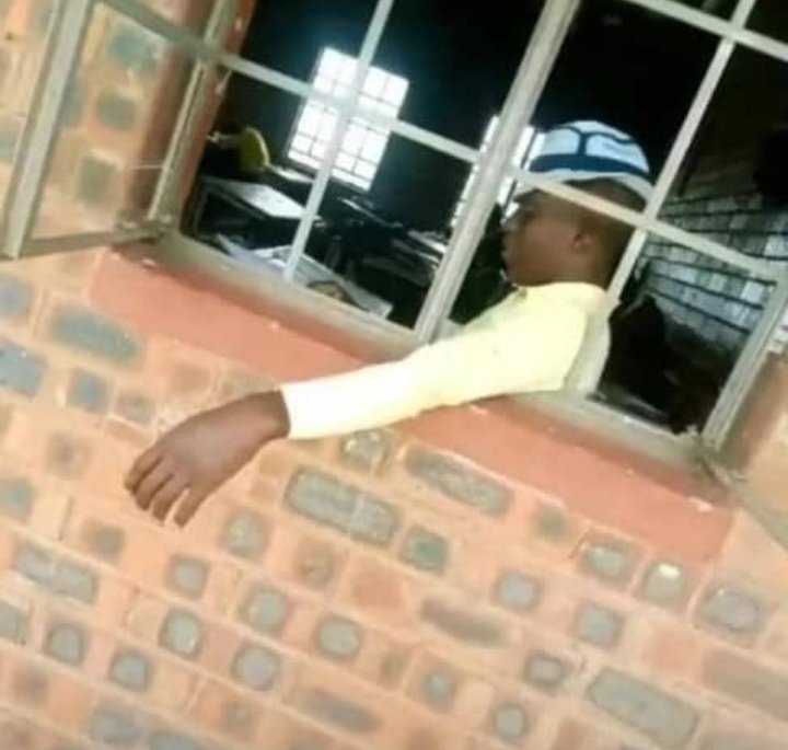 This one is already a taxi driver😂😂