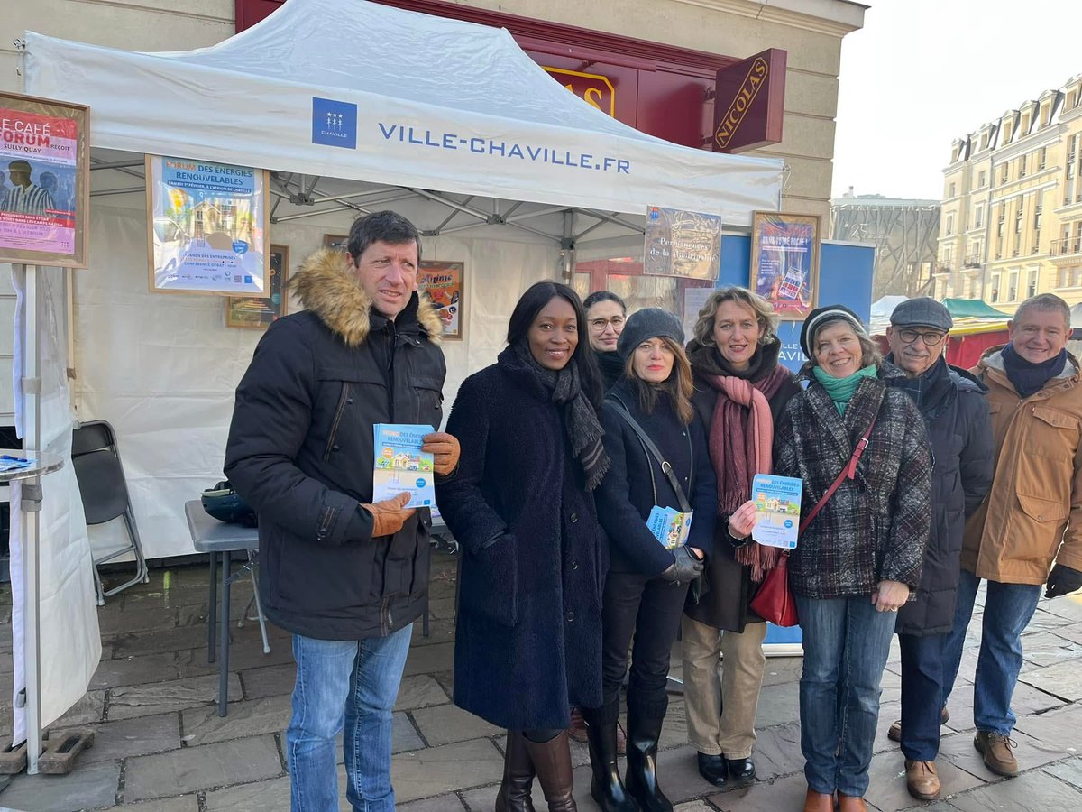 tillyarmelle's tweet image. 📢 Samedi, nous étions sur la place du marché de #Chaville pour échanger avec vous !
Merci aux Chavillois(es) venus partager leurs idées et préoccupations. Ces échanges de terrain sont essentiels pour construire ensemble l’avenir de notre ville. À bientôt ! 🤝 #Proximité