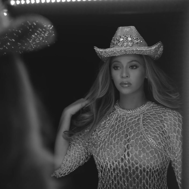 beyoncemexico_'s tweet photo. “Para ganar el premio al álbum del año, Beyoncé tuvo que cruzar cinco géneros y alcanzar la cima de su oficio durante dos décadas. Los Grammy piden mucho menos a otros artistas, pero Beyoncé y Cowboy Carter merecen sus aplausos, por muy atrasados ​​que sean”. —@FortuneMagazine https://t.co/YslTSJSXMo