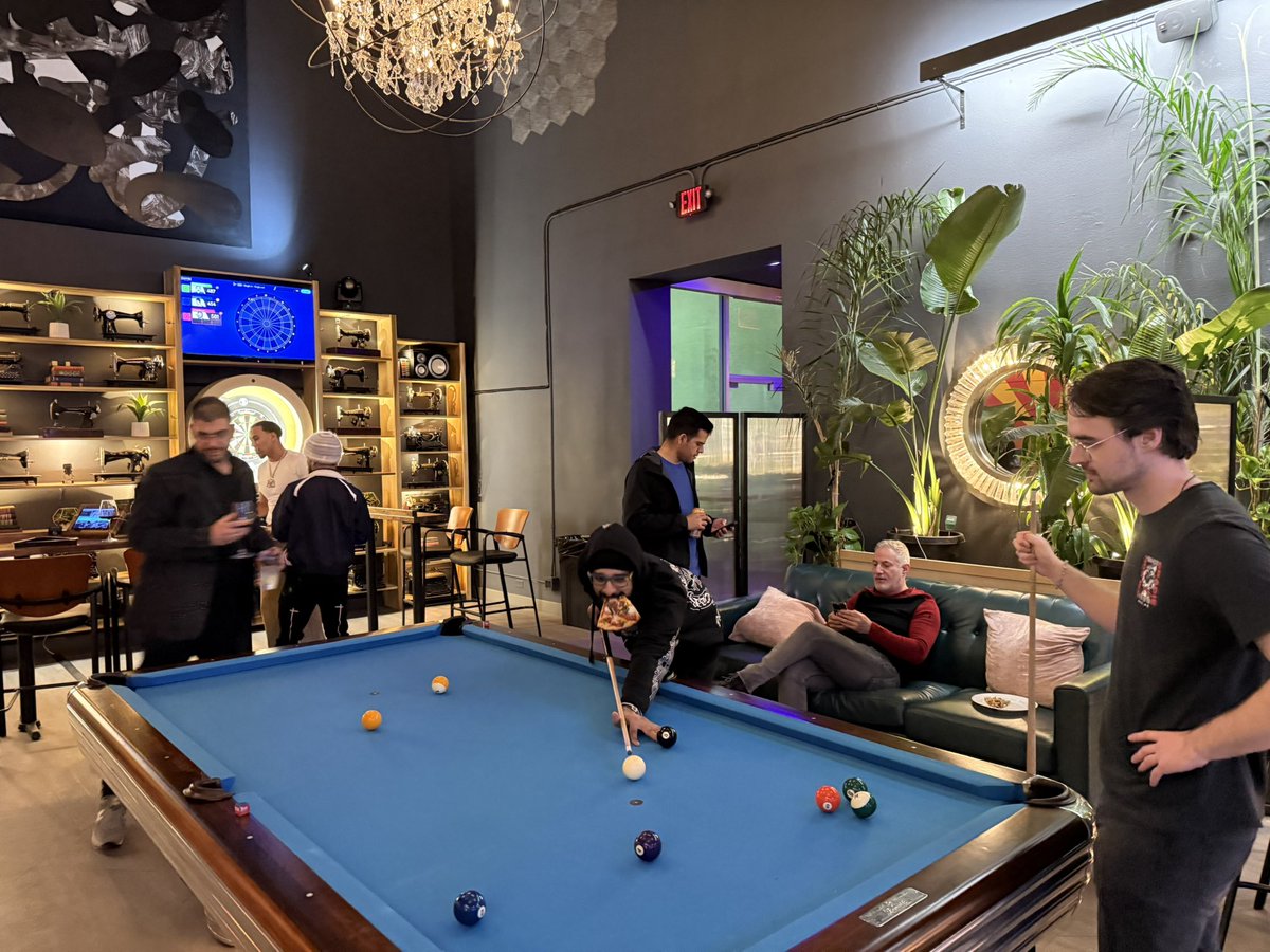 Had a great time uniting the crypto community for the <a href="/standwithcrypto/">Stand With Crypto🛡️</a> Arizona chapter! 

Big shoutout to <a href="/EmpireScottsdle/">Empire Scottsdale</a> for making it happen. Great conversations, strong connections, and exciting momentum for the movement.