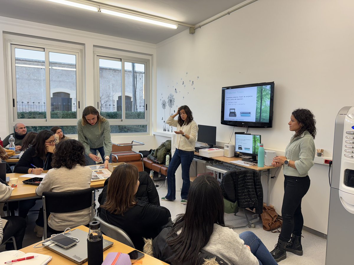 EscolaFlix's tweet image. Avui hem realitzat la #ComunitatFAIG dels centres de les #TerresdelEbre a l’Escola @puigcavaller de Gandesa. 
Compartim significats, projectes i organització dels #FAIGLab  
#ProgramaFAIG #AprenentatgeAmbSentit #Projectes @cesirecat