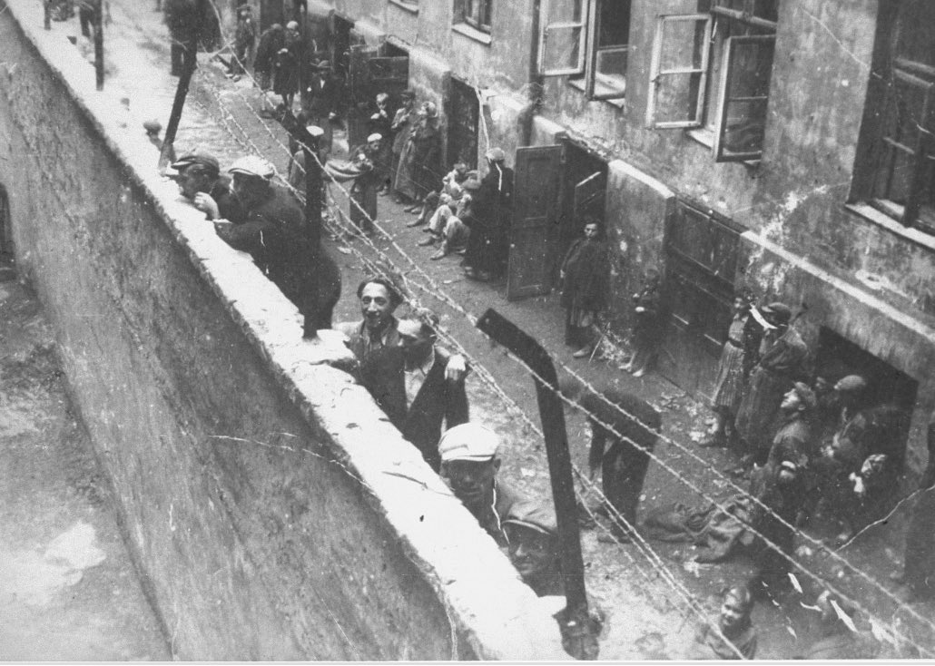 ReidEdwardII's tweet image. In Poznań, a stronghold of the National Democratic (Endek) Party in western Poland, the relationship between Jews imprisoned in the Stadion labor camp (1941-1943) and the local Polish population was remarkably compassionate. 

Samuel Bronowski, a witness at the trial of Arthur…