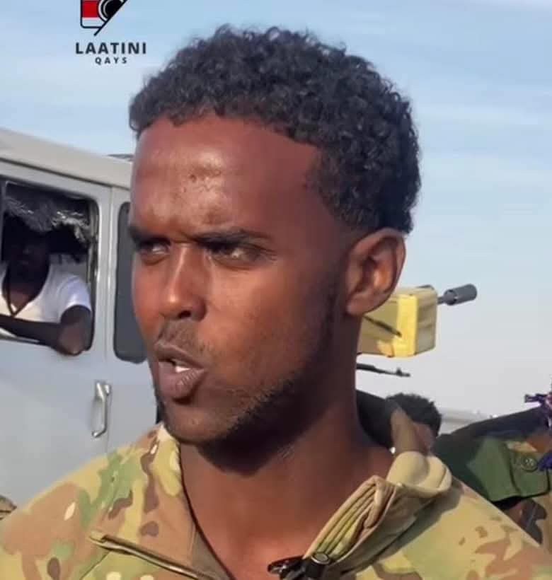SSTHawdReserve's tweet photo. Wasaaradda  Arrimaha dibeda iyo Haayada Sirdoonka ee Somaliland , waa in labadan nin Malaf usamaysaa oo Dawlada Ingiriiska kaa shataa maadama ay yihiin Labo Muwaadin udhashay dalka Britain .

Haayadaha Amaanka Somaliland waa inay ilgooniya ku haysaa dhaq-dhaqaaqa Colaaada ee Bariga Somaliland.

Waxaa iswaydiin mudan Abdifataax Abdi Bidaare, oo Sawwirka ka muuqda sidee ayuu usoo iibiyey 10-tikniko ah xaguu Lacagta ka keenay, yaa ka danbeeya ?.

@khadarlooge @AmbMohamedHagi @mohamedabdirahm @dhagarog_jr @SLNTV @ShAhmedShAli