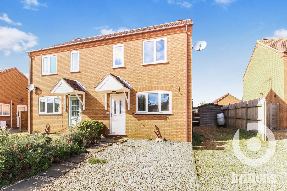 📢📢SOLD 📢📢
Wallace Twite Way, Dersingham - £215,000 - Two bedroom semi detached house in desirable area in need of refurbishment, no upward chain. 
🖤💚
More properties wanted, for a free valuation please call us on ☎️01553 692828