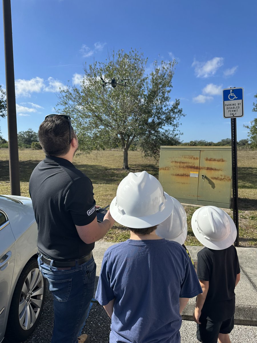 SRQCountyGov's tweet photo. On Friday Jan. 31, Sarasota County partnered with Garney Construction and Jacobs Engineering Group to welcome students to Venice Gardens Water Reclamation Facility (VGWRF) for a field trip. Learn more about VGWRF at https://t.co/goMUclpNon. #SRQCountyUtilities #SRQCountyProjects https://t.co/SWFIB67tv9