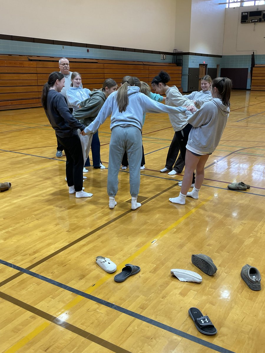 CorsairsGBB's tweet photo. Thanks to Coach Fitz for his leadership and wisdom and helping bringing us closer together as a team that serves others ππ! #Lockin2025 #StepToTheMiddle #WorkTrustAchieve https://t.co/fZ4FMeMrd4