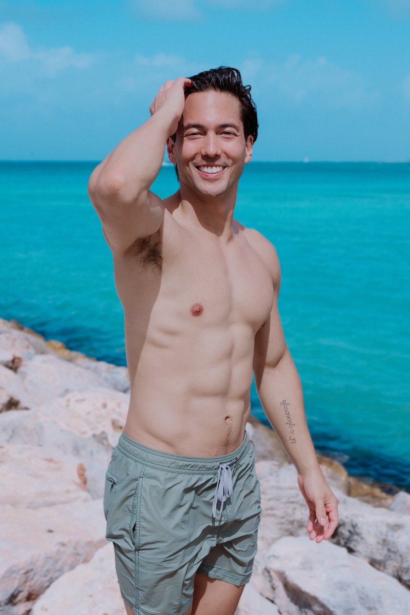 Aruba part 2: swim series 🌊 

📸 Edrick Krozendijk 

#swim #editorial #aruba