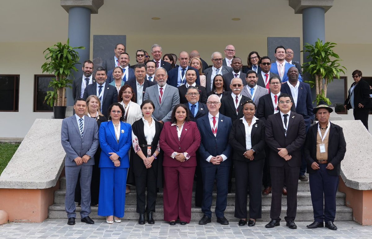 FAOBolivia's tweet photo. #Hoy 

#Bolivia participa de la reunión de Ministros de Agricultura de la @SomoSCELAC , para avanzar en la consolidación del Plan de Seguridad Alimentaria, Nutrición y Erradicación del Hambre

➕➡️https://t.co/uEYRDo0G9h https://t.co/3wfh37rUbx