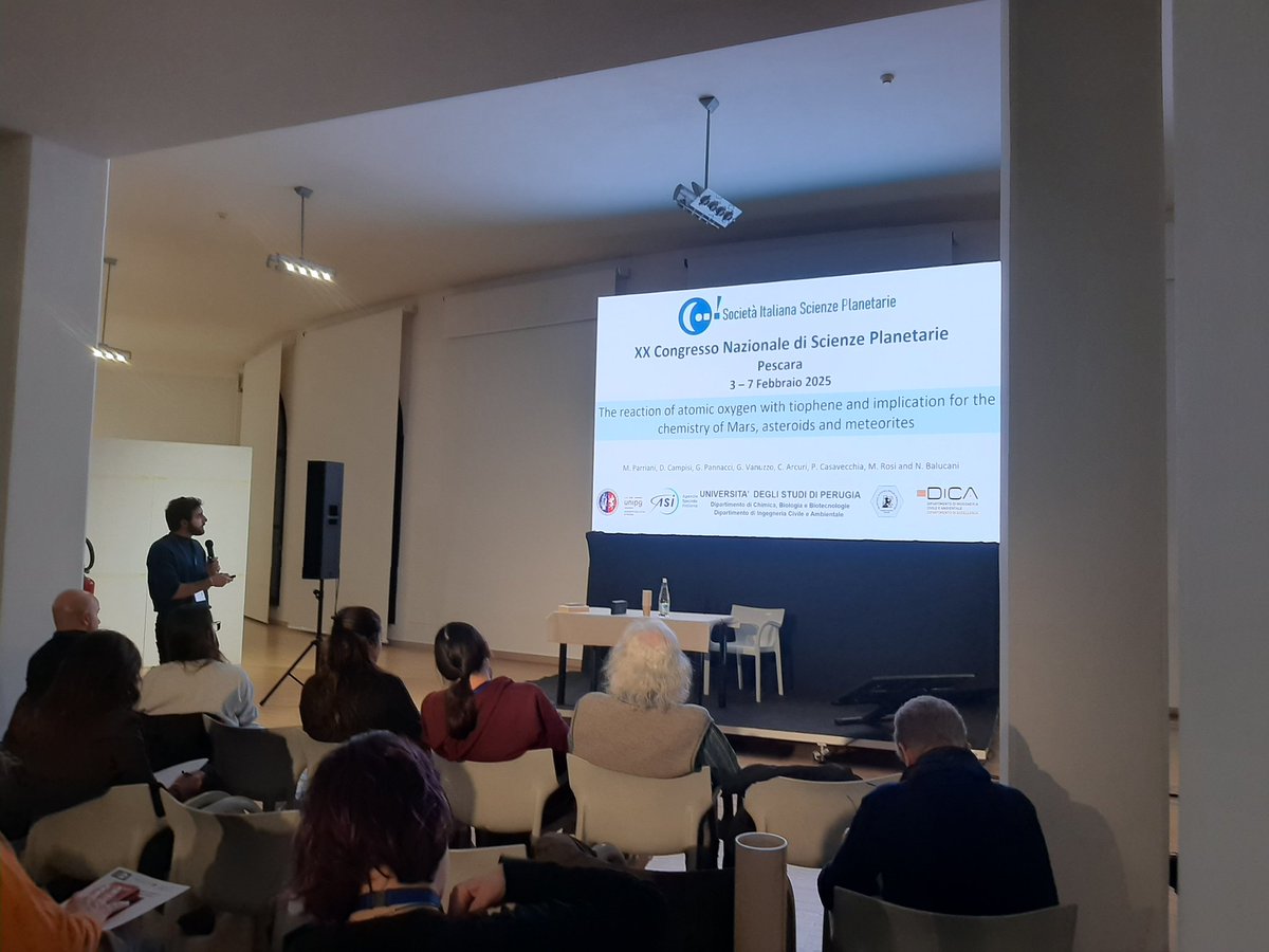 Oggi Marco Parriani ha presentato le nostre ricerche sulla reazione dell'ossigeno atomico con il tiofene, un composto aromatico eterociclico recentemente identificato nella pirolisi dell'argillite del cratere Gale di Marte, durante il XX Congresso Nazionale di Scienze Planetarie