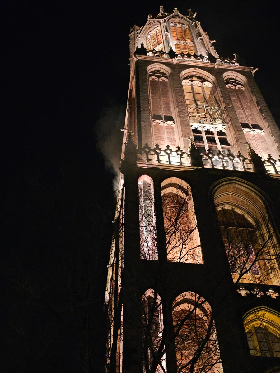 vrutrecht's tweet photo. De Veiligheidsregio Utrecht houdt nu een brandoefening in de #Domtoren in samenwerking  met @UtrMarketing. https://t.co/K7W90U5pla