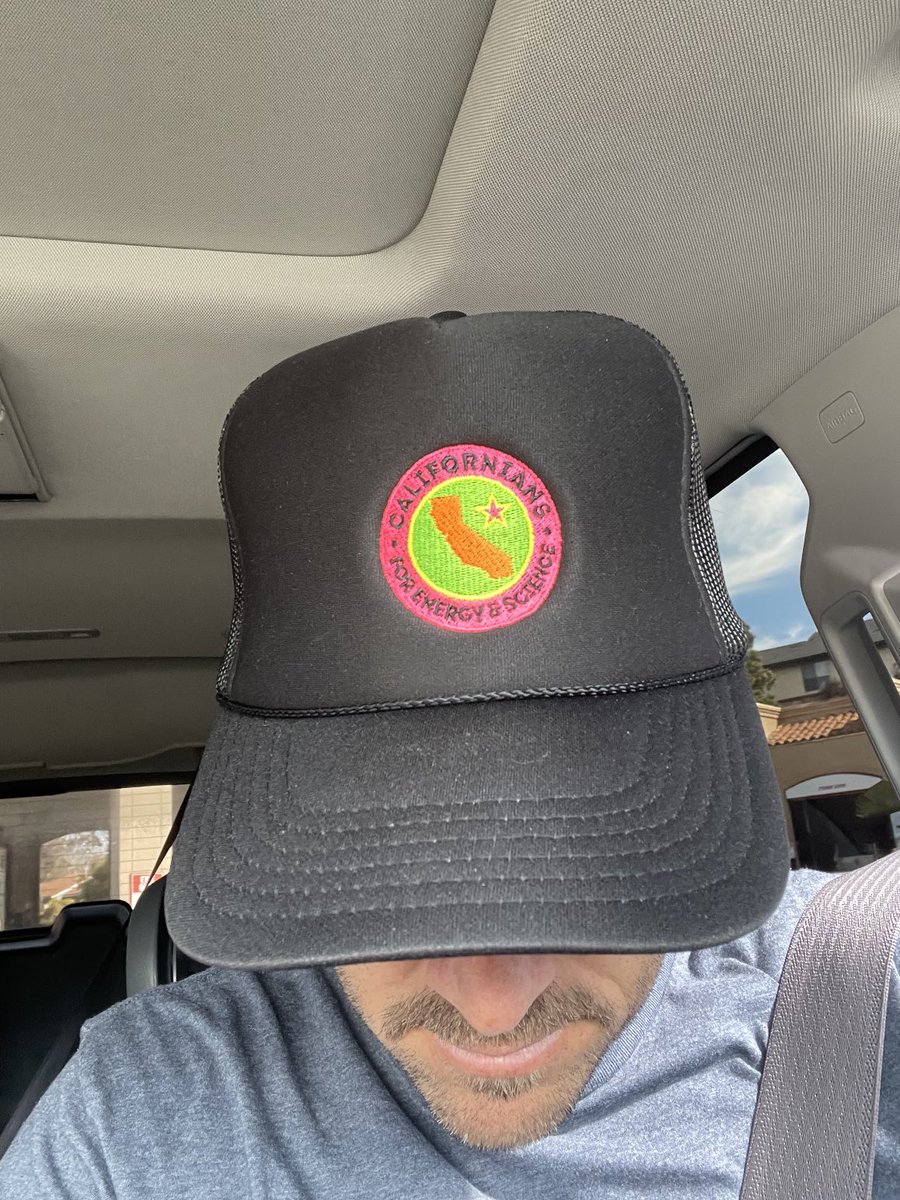 MikeUmbro's tweet image. Brandon ⁦@VIOCOfficial⁩ “that’s a sick hat, where’d you get it?”

Told him about Californians for Energy and Science. Local energy is the future. 

“Now that’s a nonprofit I’d like to intern at…”

You’re hired! Let that light shine!