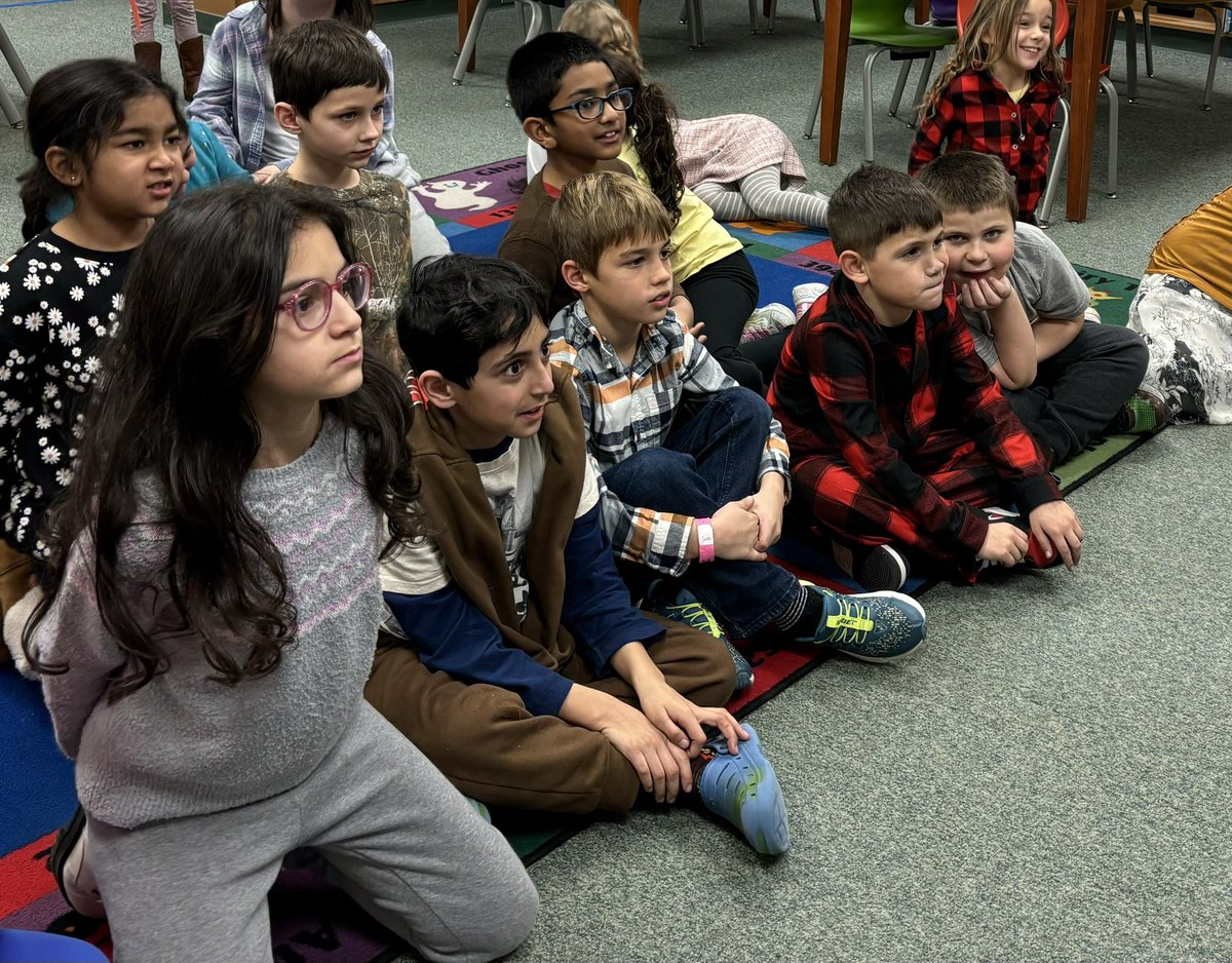 Ss in <a href="/Op2ndGrade/">OP2ndGrade</a> capped off the end of their #baldeagle research by enjoying this live cam from #FriendsofBigBearValley. A K student from <a href="/cbortnichak/">Christina Bortnichak</a> noticed the feed when he came for class and asked if I knew that there was a football team named the <a href="/Eagles/">Philadelphia Eagles</a>. Who knew? 😏