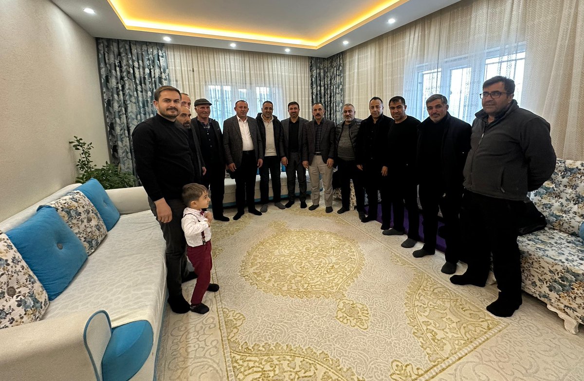 📍Yüksekova

✅ Beşatlı köyü 
Teşkilatımızla birlikte;
Köy muhtarımız sn <a href="/Fethierc/">Fethi Erci</a> ve köy halkını ziyaret ettik 
Misafirperverliklerinden samimiyetlerinden ve hoş sohbetlerinden dolayı kendilerine teşekkür ediyoruz
<a href="/RTErdogan/">Recep Tayyip Erdoğan</a> 
<a href="/erkankandemir/">Erkan Kandemir</a> 
<a href="/MSErdinc/">Mehmet Şükrü ERDİNÇ</a> 
<a href="/HasimTaskiran/">Haşim Taşkıran</a>
<a href="/KayaZeydin/">Av. Zeydin KAYA</a>