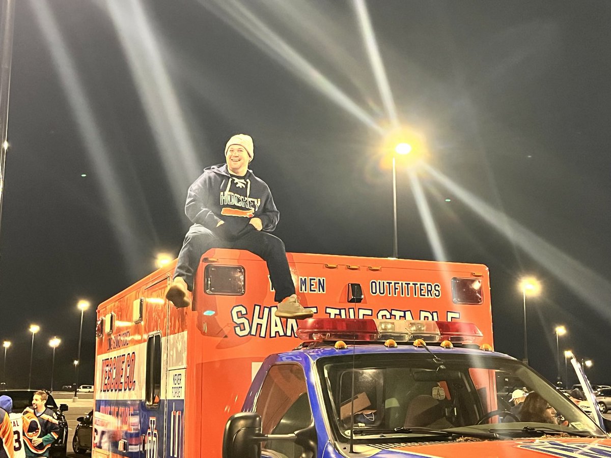 YesMenOutfitter's tweet photo. As a firefighter and Isles fan I would LOVE to greet fans with our “Yescue” ambulance by The Park for tomorrow’s First Responder Night

Any way @NYIslanders could let that happen?  How many reposts is that gunna take? https://t.co/4z2Uigmj6Q