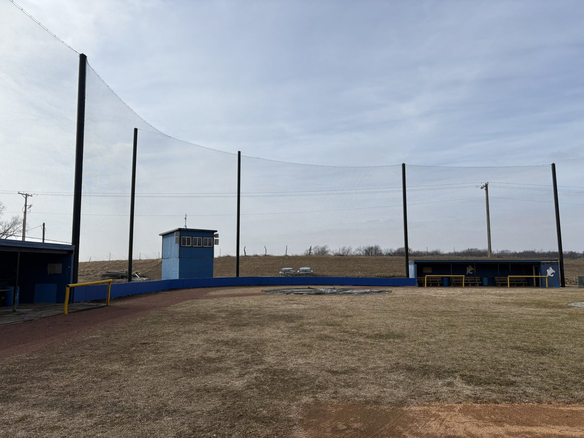 PeruStBaseball's tweet photo. Night and day difference on this upgrade! Extremely happy and thankful for the work Empire Fence out of Waverly, NE did for our backstop. Facilities have come along way over the last year, still plenty to do! Stay tuned! https://t.co/dwBcFu4PRk