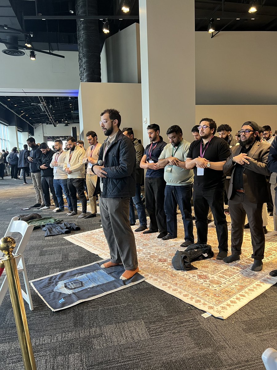 umizzle's tweet photo. I had the opportunity to volunteer at the @alifdotbuild Summit over the weekend. Such an amazing experience!! Alhamdulillah! 

Some highlights:

1. Nour leading prayer with a @deenimjeans Janamaz 👖 
2. Hearing @VelaScarves story & how they started from a garage 🧕🏽
3. The founder of @PaliRootsTees telling me that my bandana looks cool the way I wear it (he designed it!) 🇵🇸 
4. Selfie with @FaZeApex , missed his keynote, but I heard he gave one of the best speeches (Who recorded it? 😭) 🎮 

It’s really a blessing to live in a city like San Francisco, CA. Where cool conferences like this are born!! Mash’Allah