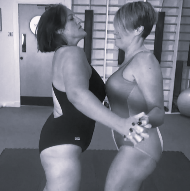 SWrestl's tweet photo. Big powerful @Heidi_Overkill_ becomes embroiled in a brutal evenly matched test of strength against the equally powerful Vengeful Wife. Just look at the way both of them are eyeballing each other!
#strongwomen #alphafemales #testofstrength https://t.co/SROIOBHEyv